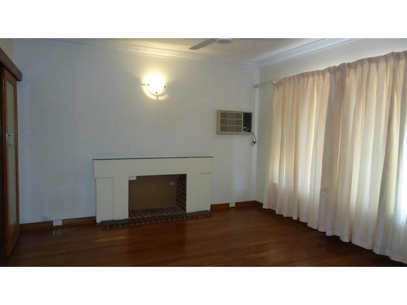 10 Windfield Road, Melville WA 6156