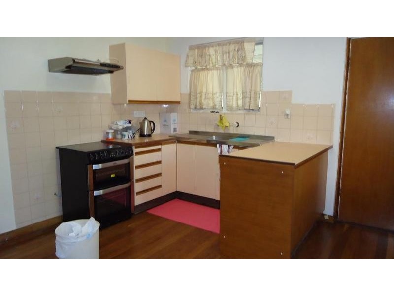 10 Windfield Road, Melville WA 6156