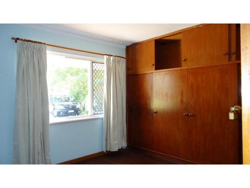 10 Windfield Road, Melville WA 6156