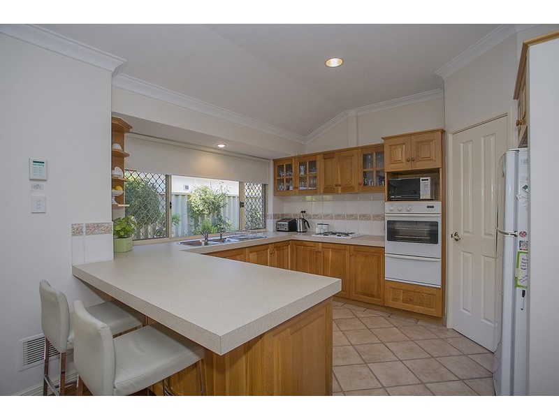 2A Doney Street, Alfred Cove WA 6154