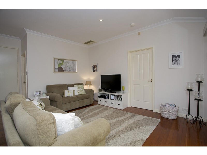 2A Doney Street, Alfred Cove WA 6154