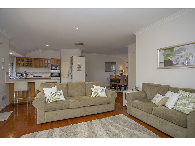 2A Doney Street, Alfred Cove WA 6154