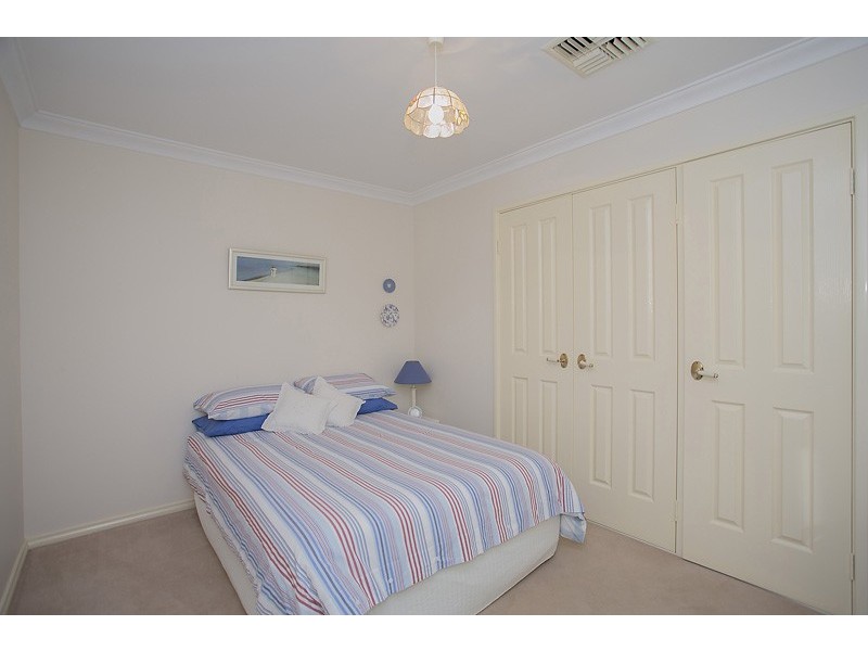 2A Doney Street, Alfred Cove WA 6154