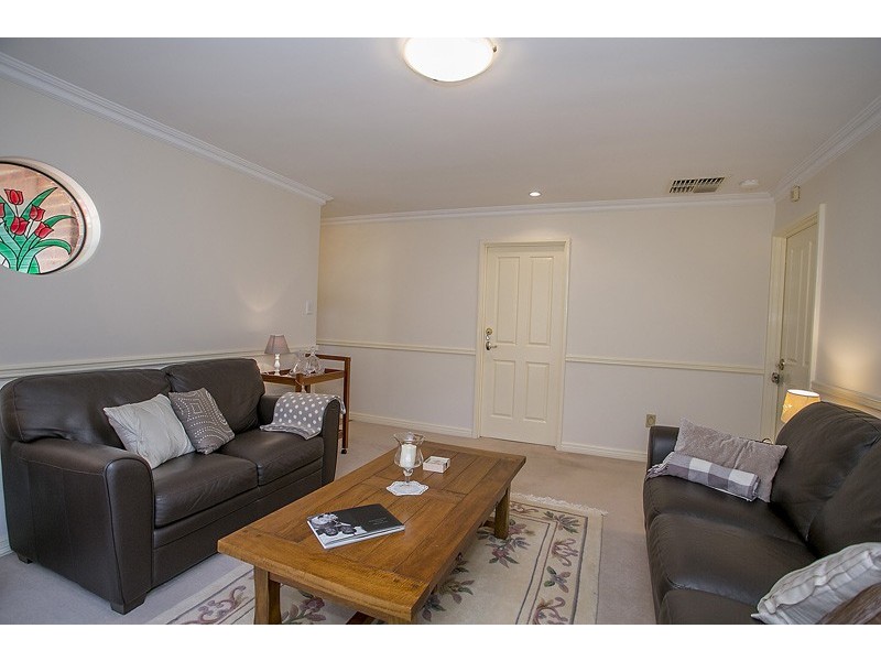 2A Doney Street, Alfred Cove WA 6154