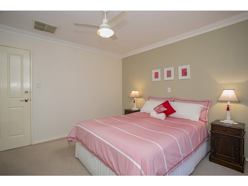 2A Doney Street, Alfred Cove WA 6154