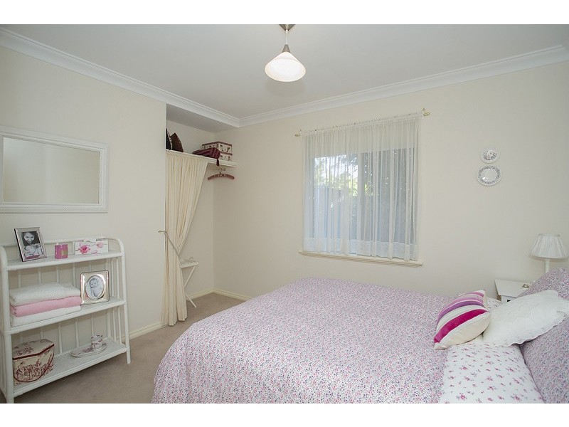 2A Doney Street, Alfred Cove WA 6154