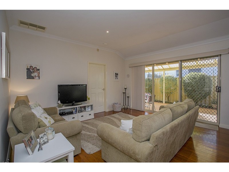 2A Doney Street, Alfred Cove WA 6154