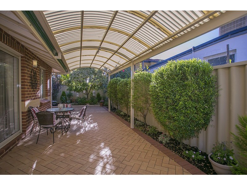 2A Doney Street, Alfred Cove WA 6154