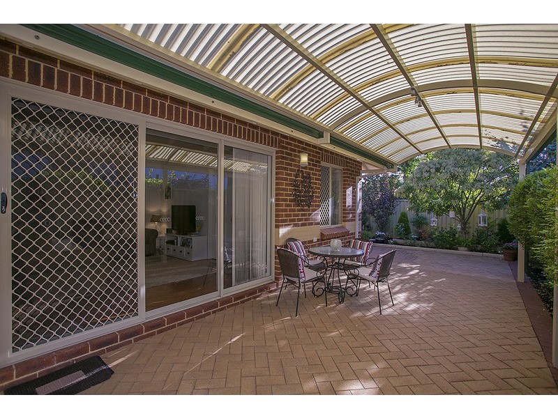 2A Doney Street, Alfred Cove WA 6154