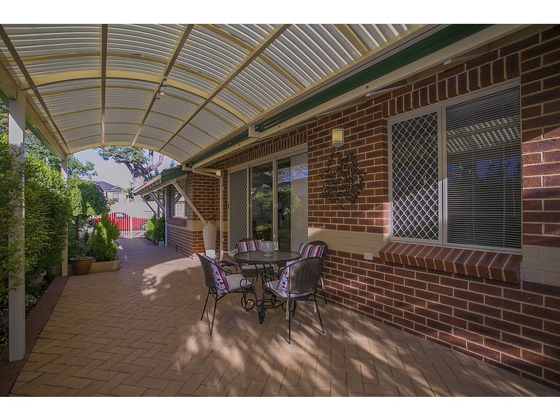 2A Doney Street, Alfred Cove WA 6154