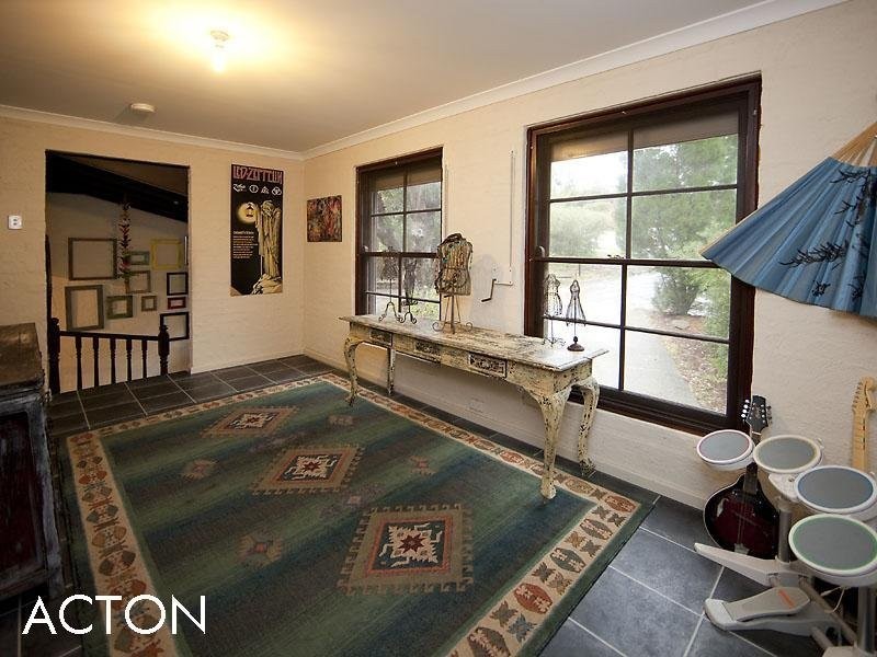3 Leawood Crescent, Boya WA 6056