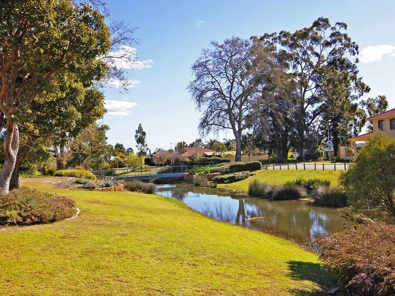 21 Peach Tree Way, Forrestfield WA 6058
