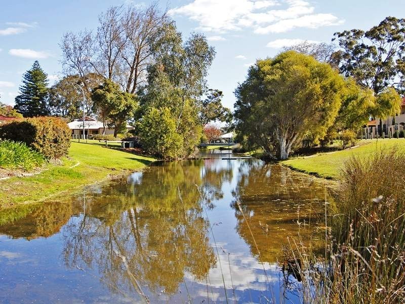 21 Peach Tree Way, Forrestfield WA 6058