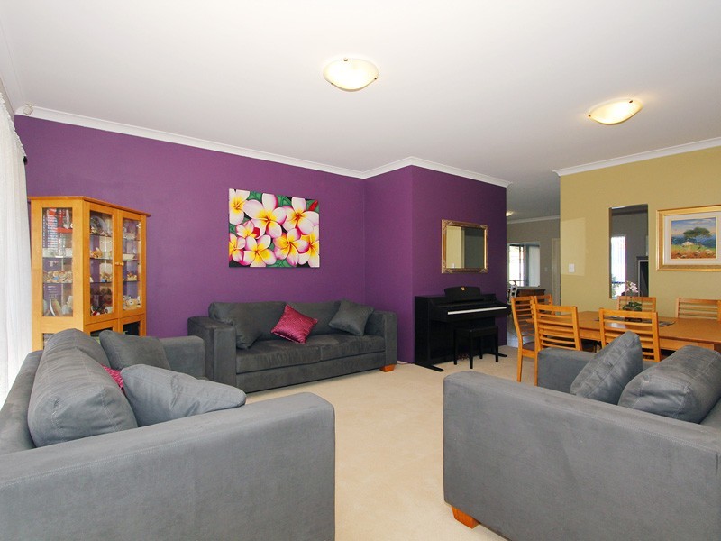 21 Peach Tree Way, Forrestfield WA 6058