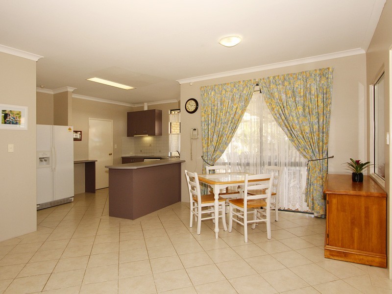 21 Peach Tree Way, Forrestfield WA 6058