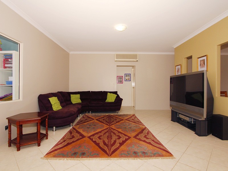 21 Peach Tree Way, Forrestfield WA 6058