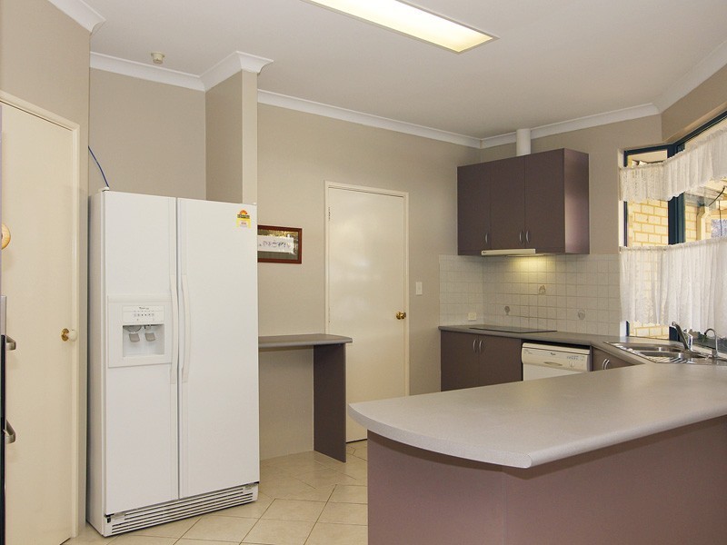 21 Peach Tree Way, Forrestfield WA 6058