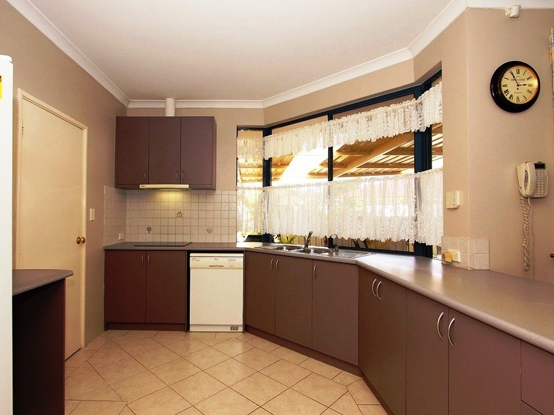 21 Peach Tree Way, Forrestfield WA 6058