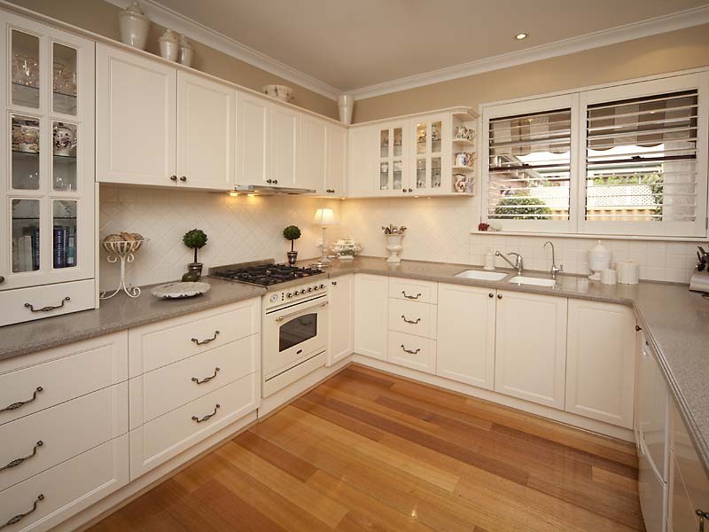 11 Riverbank Blvd, South Guildford WA 6055