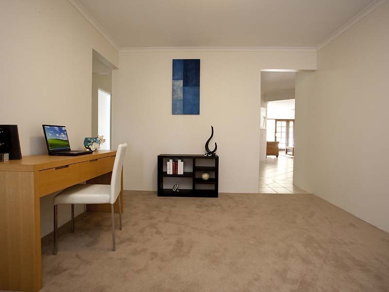 10 Riverdale Road, Helena Valley WA 6056