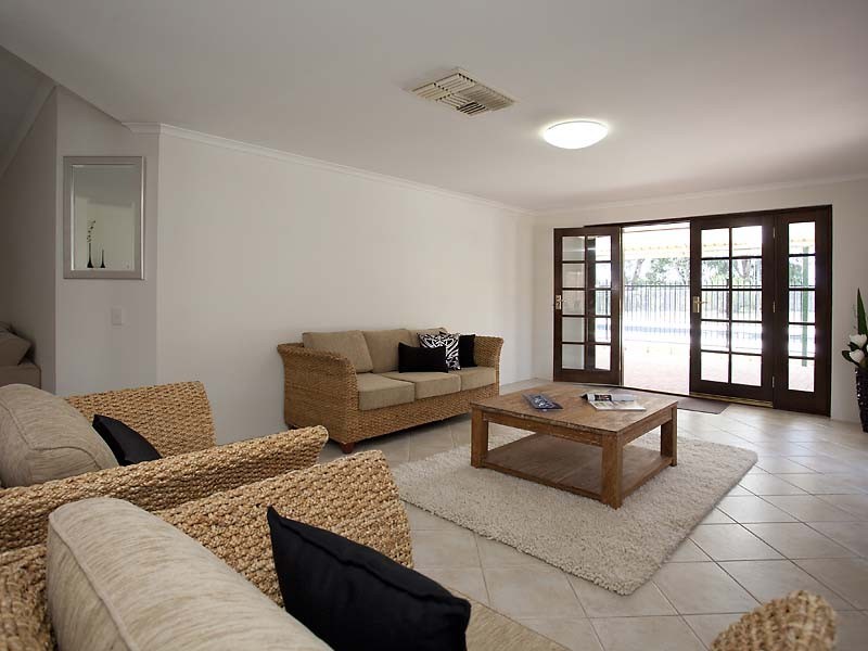 10 Riverdale Road, Helena Valley WA 6056