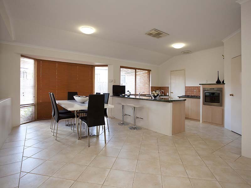 10 Riverdale Road, Helena Valley WA 6056