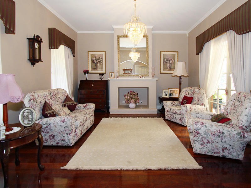 1 River Bank Blvd, South Guildford WA 6055