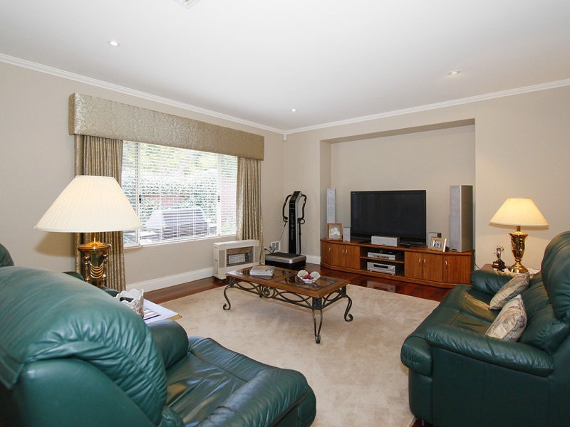 1 River Bank Blvd, South Guildford WA 6055