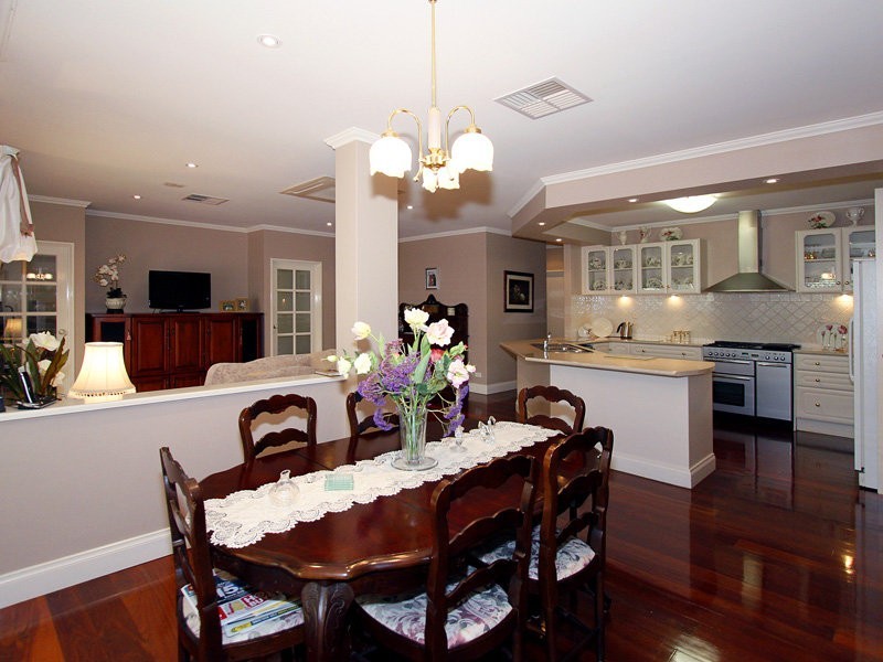 1 River Bank Blvd, South Guildford WA 6055