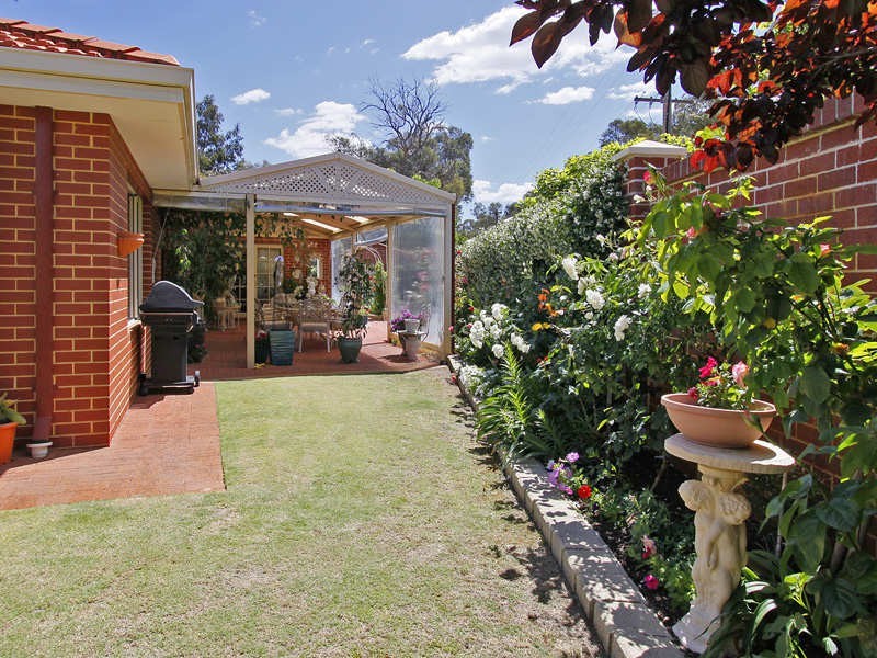 1 River Bank Blvd, South Guildford WA 6055