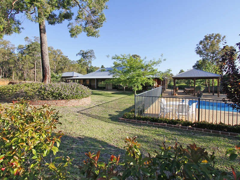 60 Reeds Road, Carmel WA 6076