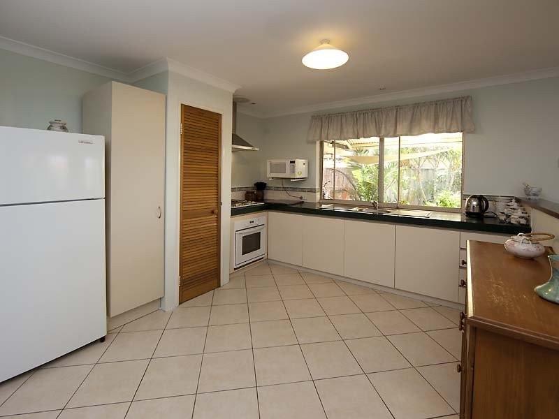 14 Houghton Close, South Guildford WA 6055