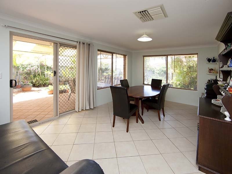 14 Houghton Close, South Guildford WA 6055