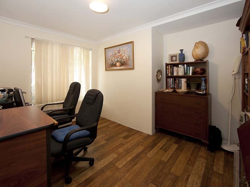 14 Houghton Close, South Guildford WA 6055