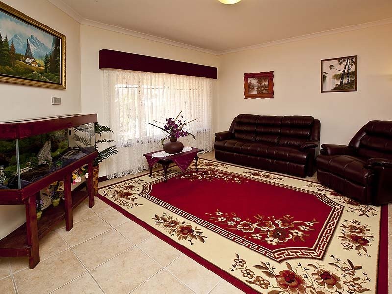 22 Maple Crescent, Helena Valley WA 6056