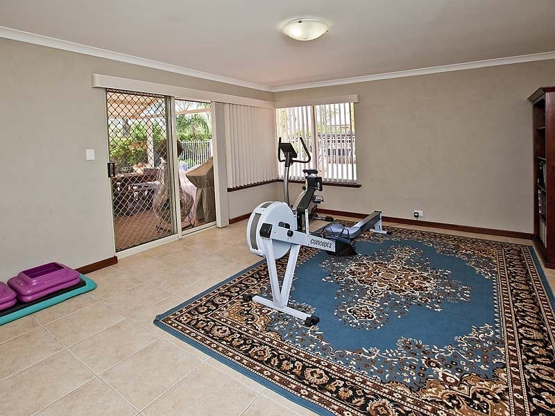 22 Maple Crescent, Helena Valley WA 6056