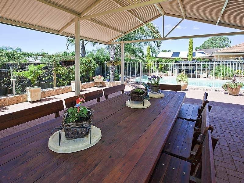 22 Maple Crescent, Helena Valley WA 6056