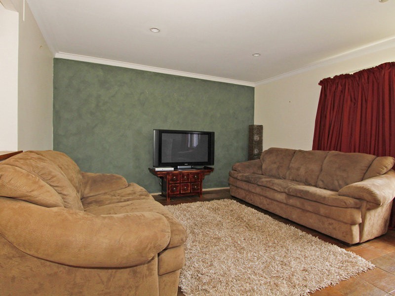 5 Gimlet Court, Forrestfield WA 6058