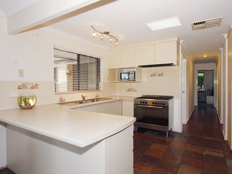 5 Gimlet Court, Forrestfield WA 6058