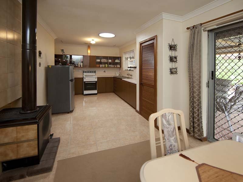 1 Henderson Road, Stoneville WA 6081