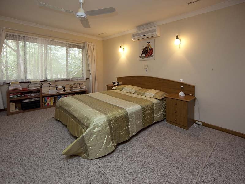 1 Henderson Road, Stoneville WA 6081