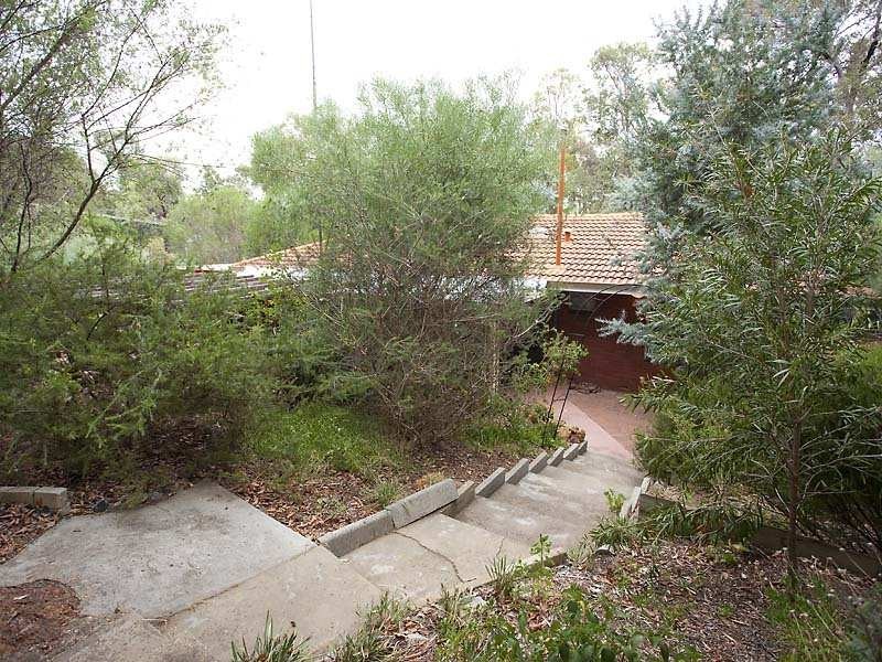 1 Henderson Road, Stoneville WA 6081