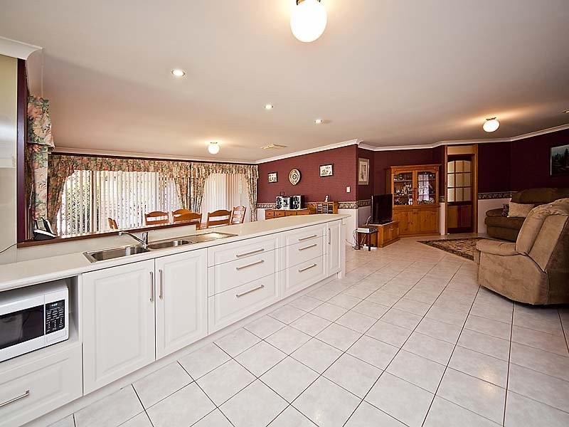 16 Magpie Court, High Wycombe WA 6057