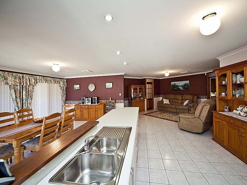 16 Magpie Court, High Wycombe WA 6057