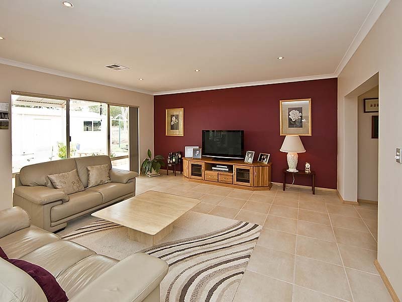 1 Turner Court, Mount Helena WA 6082