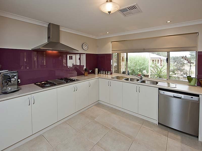 1 Turner Court, Mount Helena WA 6082