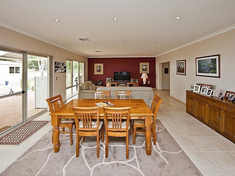 1 Turner Court, Mount Helena WA 6082