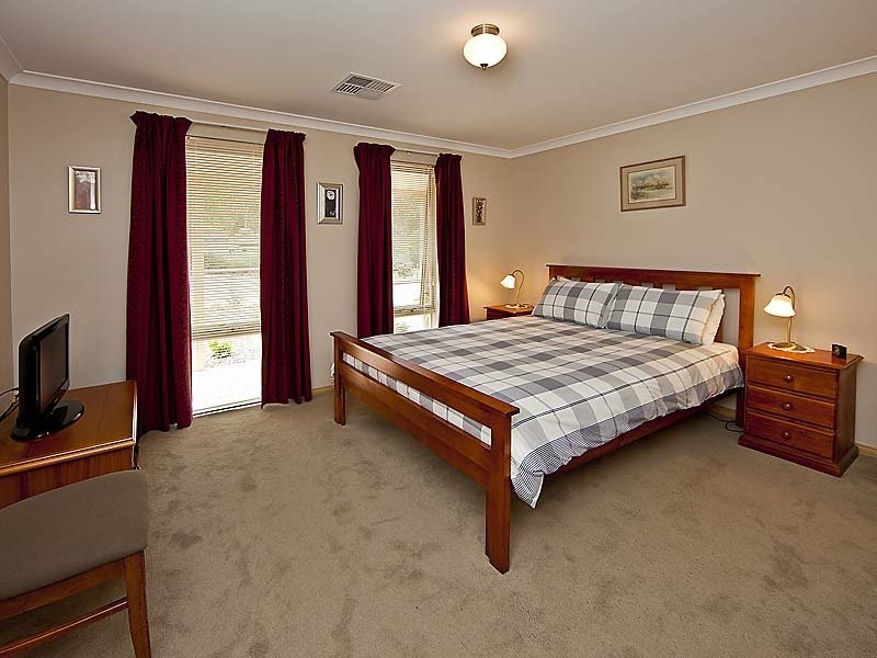 1 Turner Court, Mount Helena WA 6082