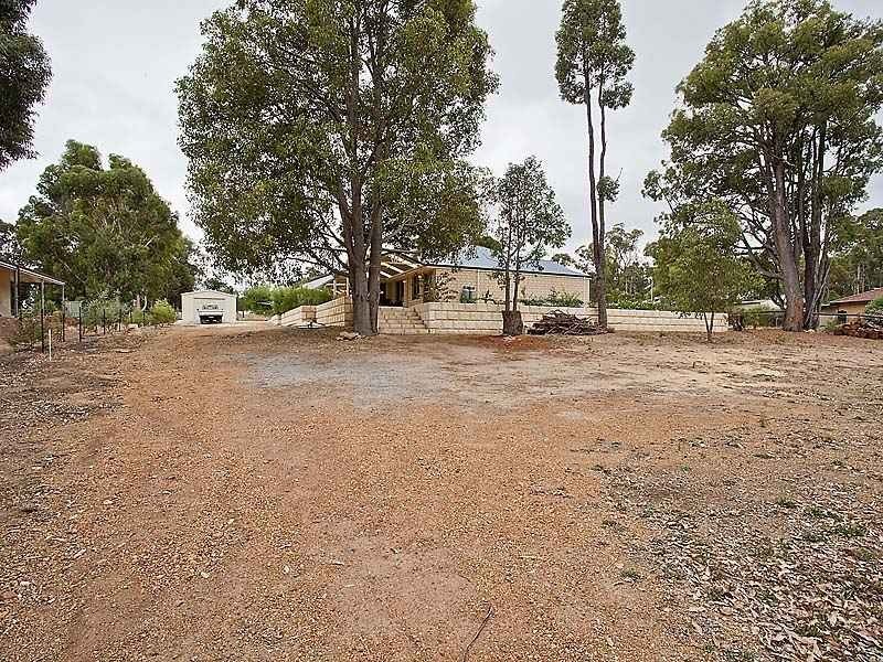 1 Turner Court, Mount Helena WA 6082