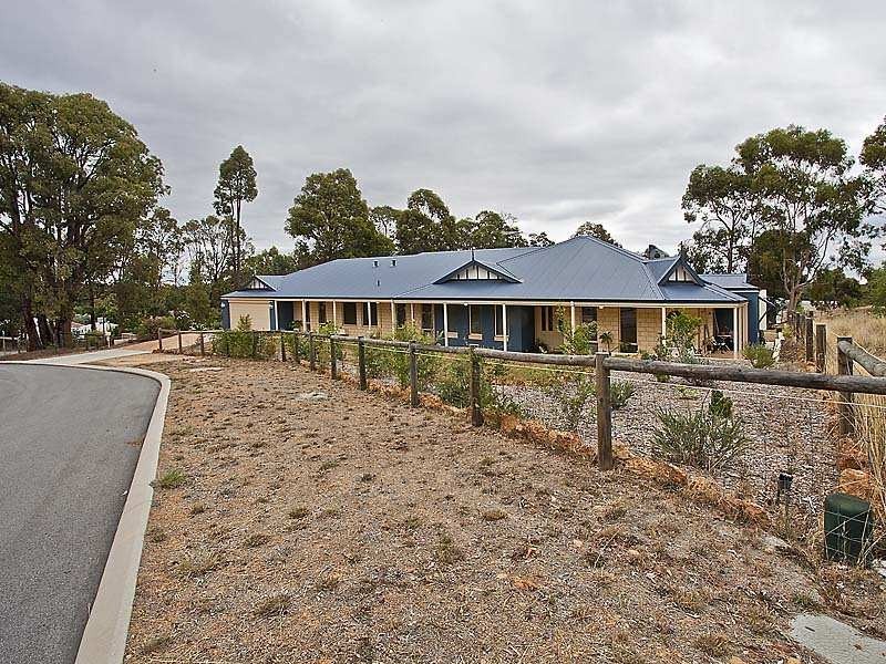 1 Turner Court, Mount Helena WA 6082